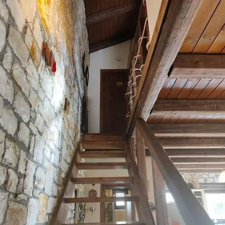 Erymanthos Country 샬레 칼라브리타