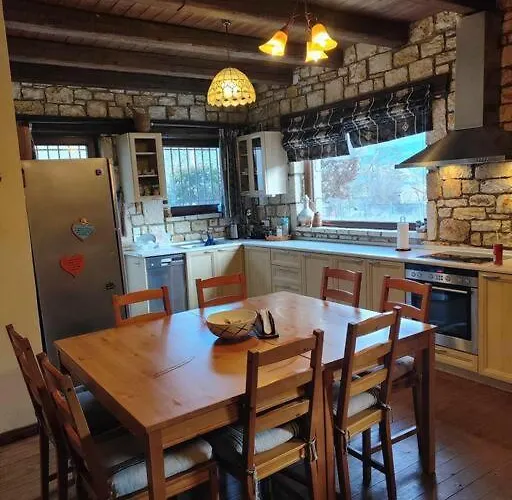 Erymanthos Country *