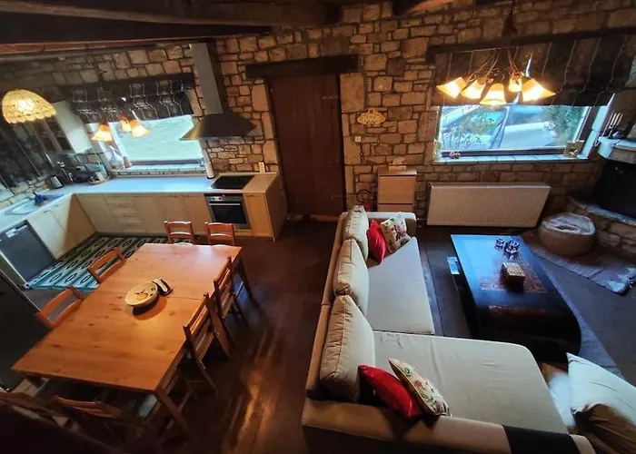 Alpehytte Erymanthos Country